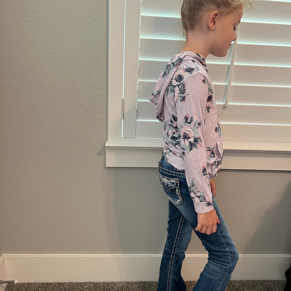 R & R floral sweater! - Picture 3 of 4